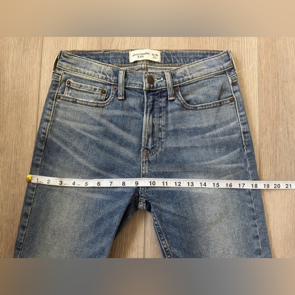 ABERCROMBIE KIDS Classic Blue Denim Shorts - Picture 6 of 8